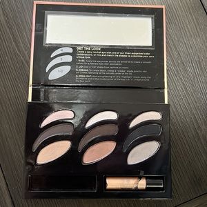 The Nakeds Victorias Secret Eyeshadow Palette